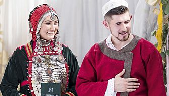 Чье «горько» звонче