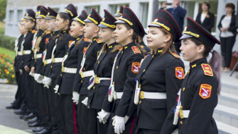 Целый школьный мир