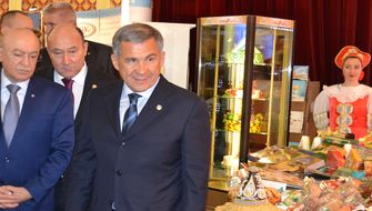 Президент Татарстана Рустам Минниханов наградил лучших работников сельского хозяйства