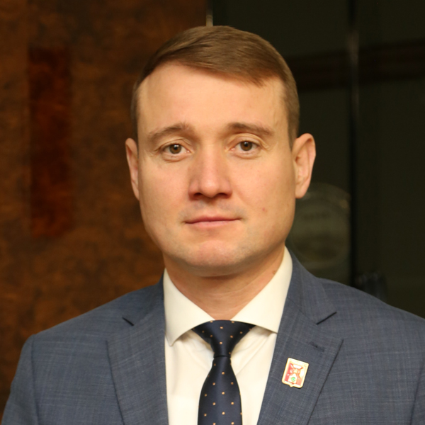 Мал, да удал