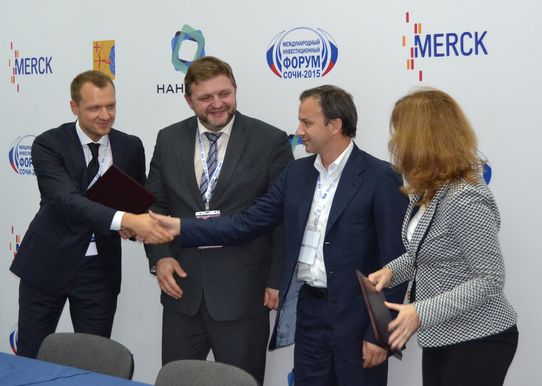 Компании «Мерк» (Merck) и НАНОЛЕК заключили соглашение о производстве в России препаратов для лечения социально значимых заболеваний