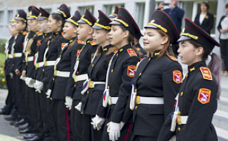 Целый школьный мир