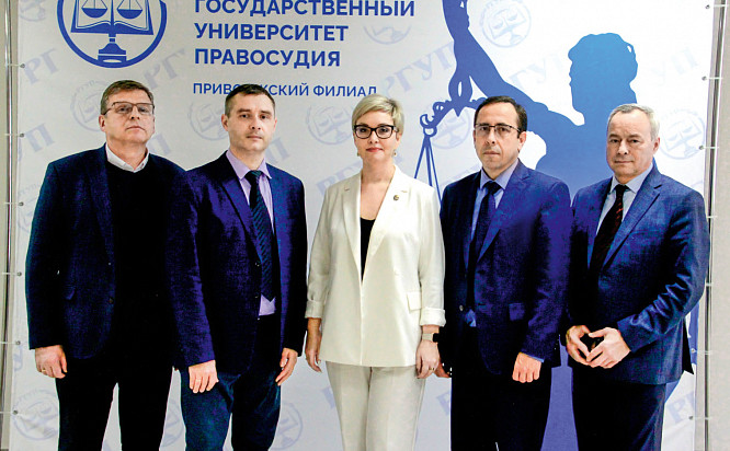 На страже законности 